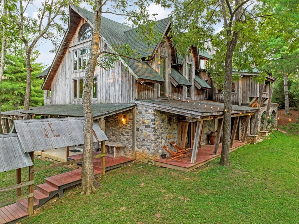 Dark Horse Recording Studio near Nashville, where stars like Taylor Swift and Dolly Parton recorded, is for sale at $24m with a luxury 10-acre estate and manor house.