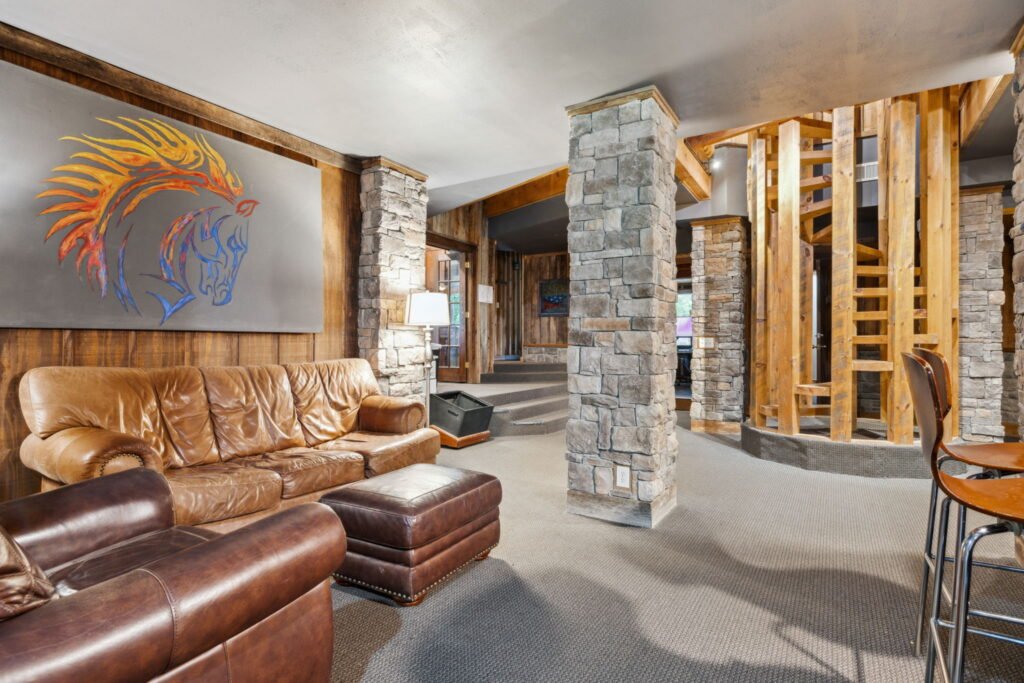 Dark Horse Recording Studio near Nashville, where stars like Taylor Swift and Dolly Parton recorded, is for sale at $24m with a luxury 10-acre estate and manor house.