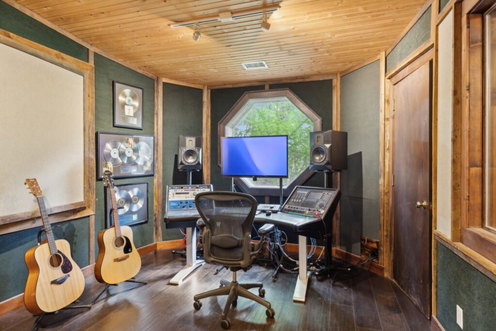 Dark Horse Recording Studio near Nashville, where stars like Taylor Swift and Dolly Parton recorded, is for sale at $24m with a luxury 10-acre estate and manor house.