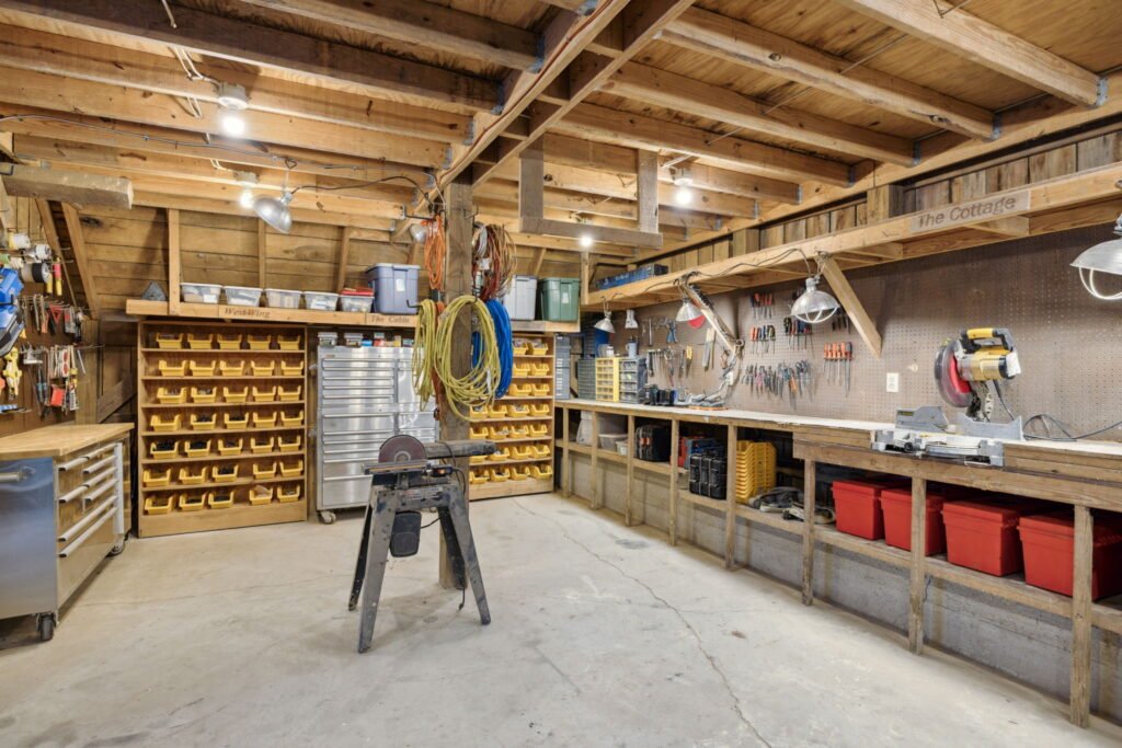 Dark Horse Recording Studio near Nashville, where stars like Taylor Swift and Dolly Parton recorded, is for sale at $24m with a luxury 10-acre estate and manor house.