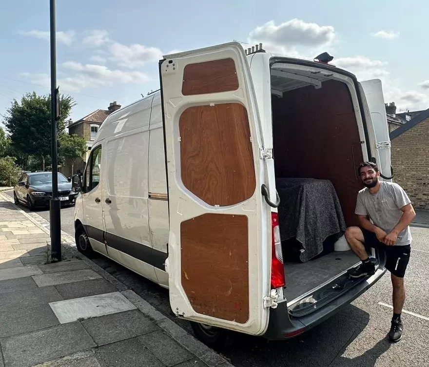 East London dad triples his income earning £5k a month on Airtasker removals – swapping bar work and delivery shifts for flexible hours, freedom and family time.