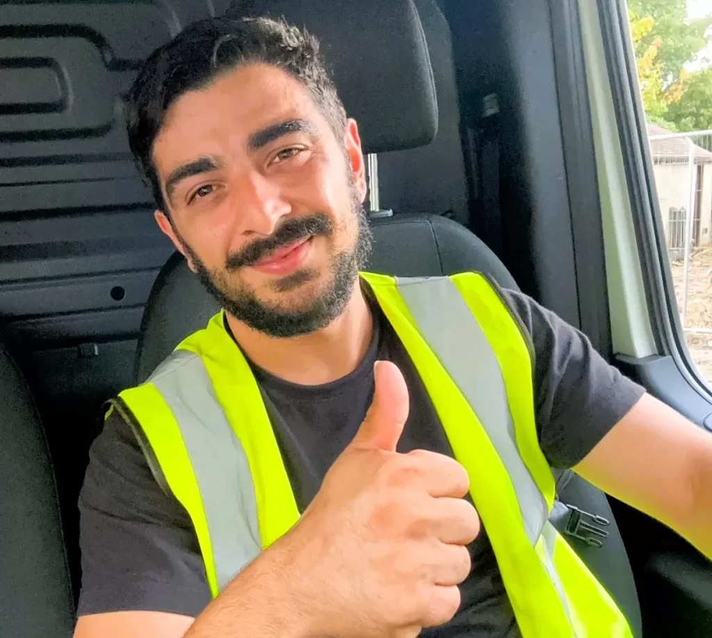 East London dad triples his income earning £5k a month on Airtasker removals – swapping bar work and delivery shifts for flexible hours, freedom and family time.