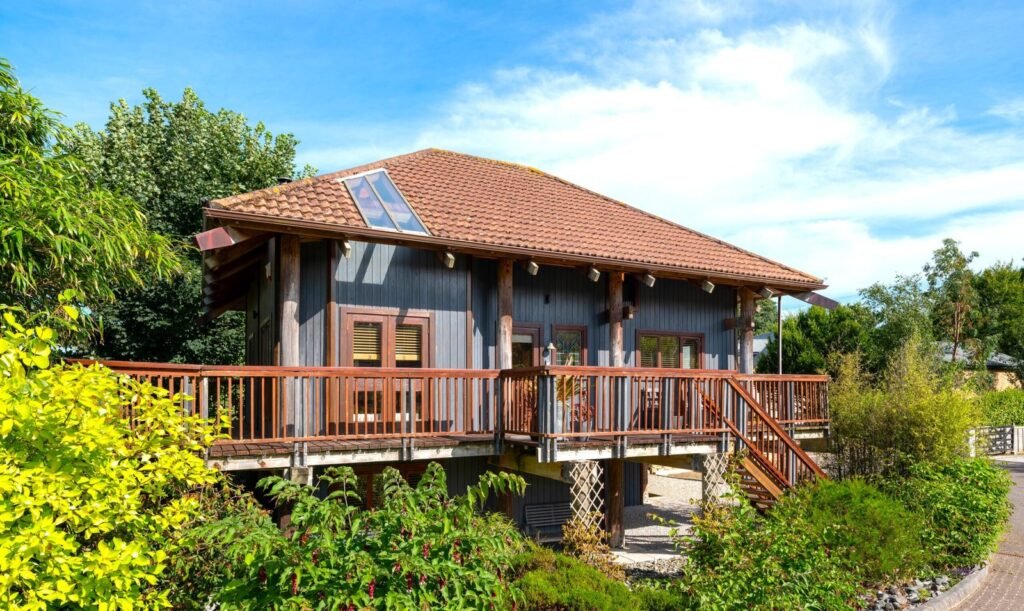 Kate Winslet’s former Japanese style Pole House in Cornwall is for sale at £600k, a rare stilted home designed by Barrie Briscoe with striking timber architecture.