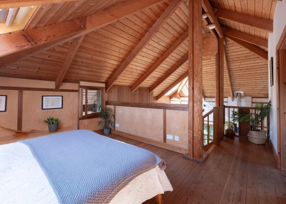 Kate Winslet’s former Japanese style Pole House in Cornwall is for sale at £600k, a rare stilted home designed by Barrie Briscoe with striking timber architecture.