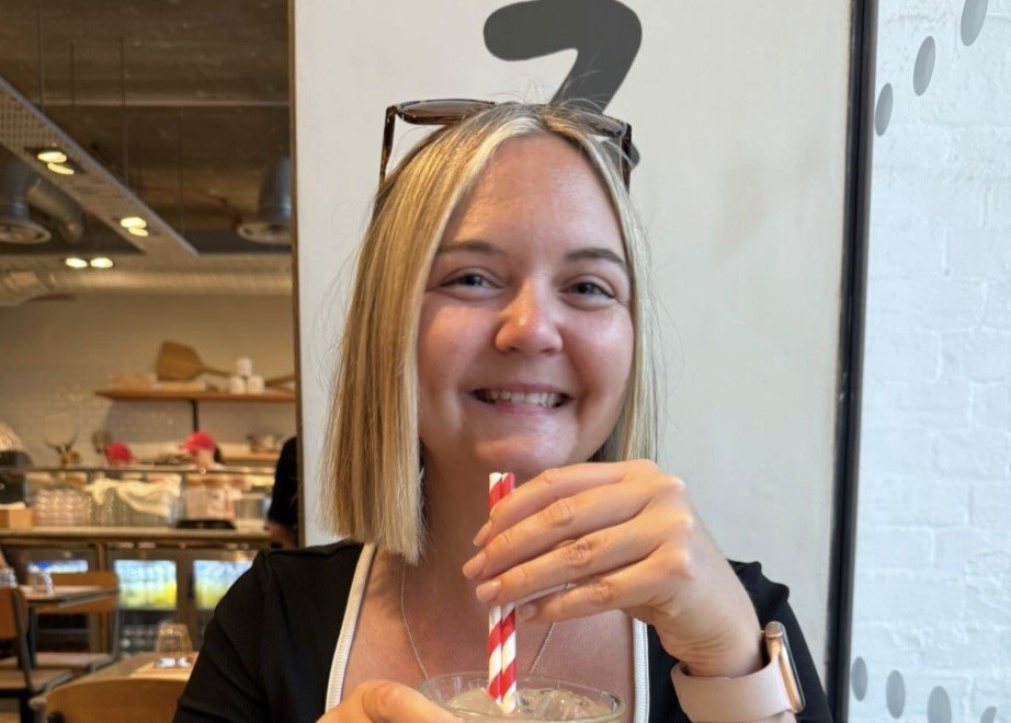 A wedding guest sparked outrage after ordering pizza during an 8 hour food wait dividing TikTok as some slammed it as tacky while others said it was totally justified.