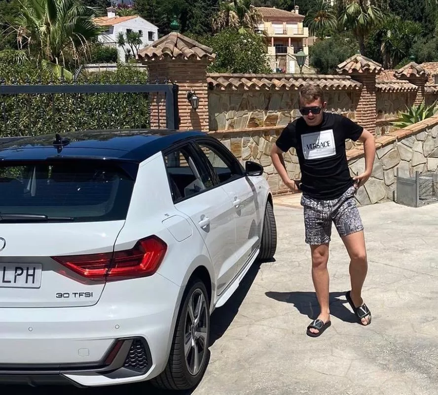 From sackings to supercars, Ryan Mcateer built a six figure luxury car business at 25, selling Lamborghinis and Porsches to celebrities and influencers.