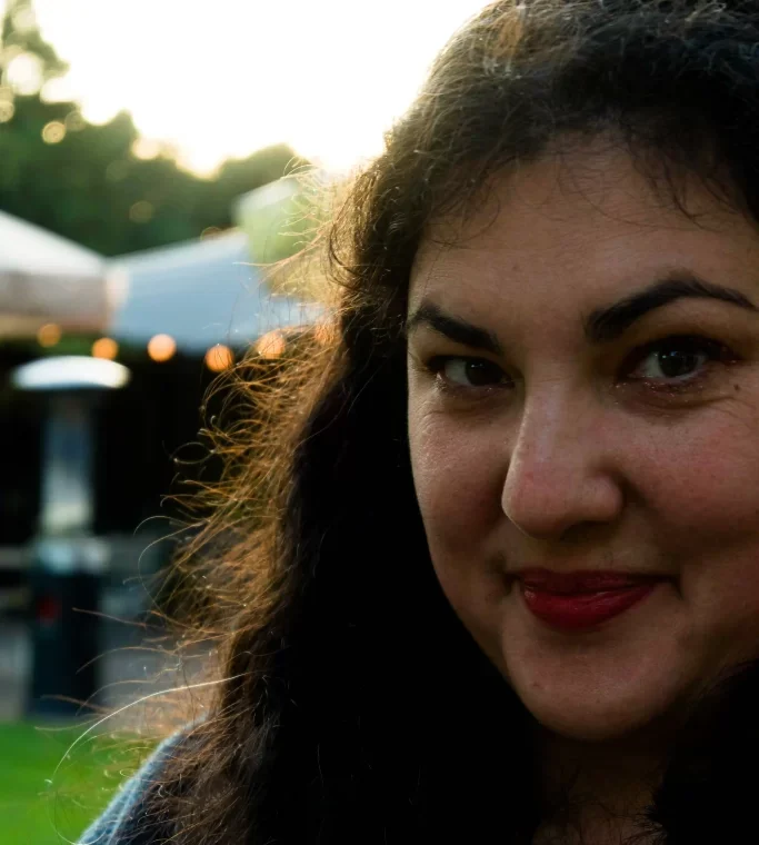 Roma Norriss makes over £50K a year working just 6 hours a week with no degree. Discover how she built her parenting business while battling a chronic illness.