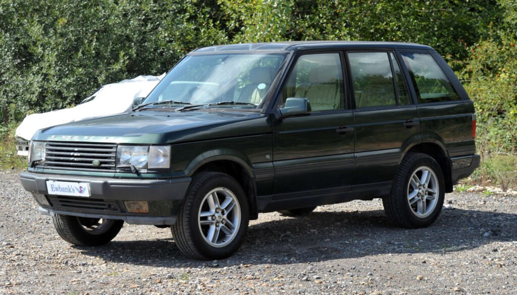 Royal-spec Range Rover goes under the hammer for as little as £1,000 – but there’s a catch. The 25-year-old 4.0 HSE, once fit for a Queen, has no valid MOT.